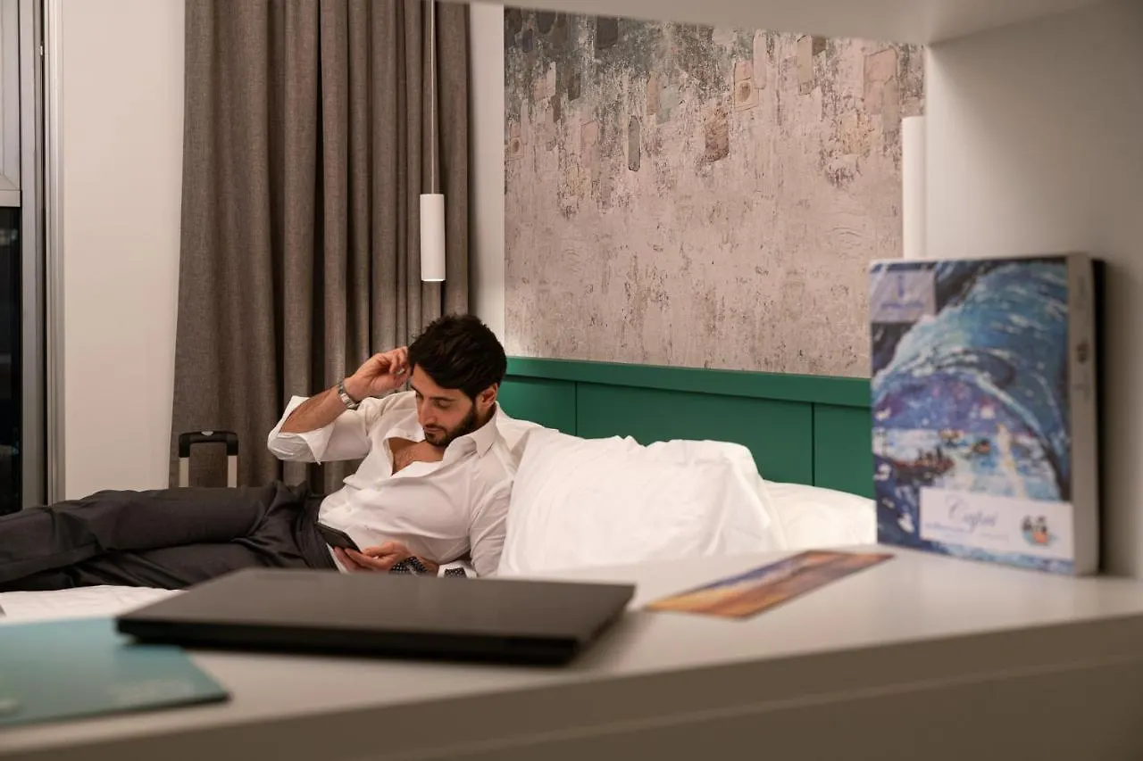 Smart Hotel Napoli 4*, ナポリ