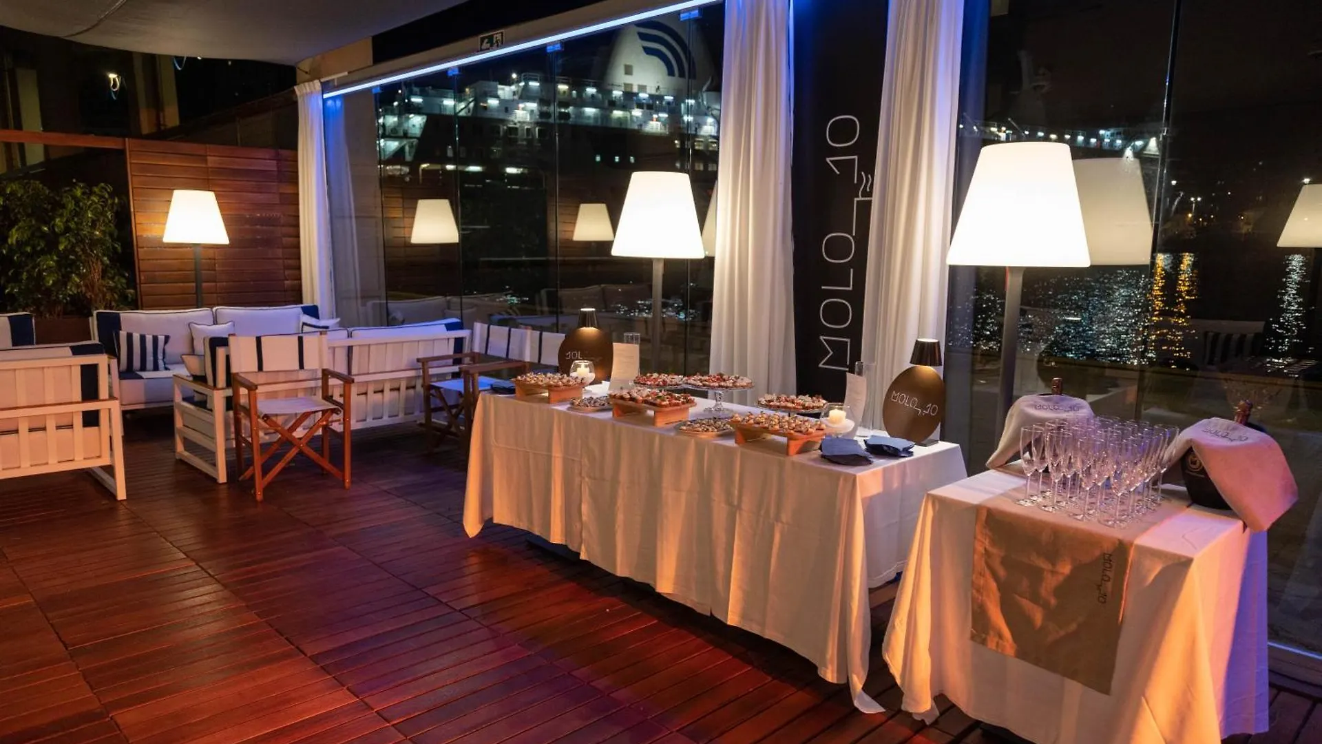Smart Hotel Napoli  ナポリ