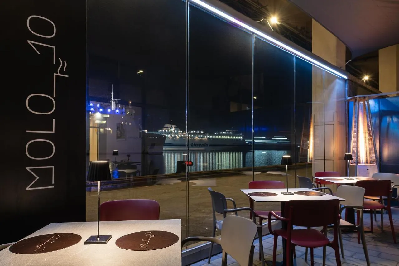Smart Hotel Napoli 4*, Naples