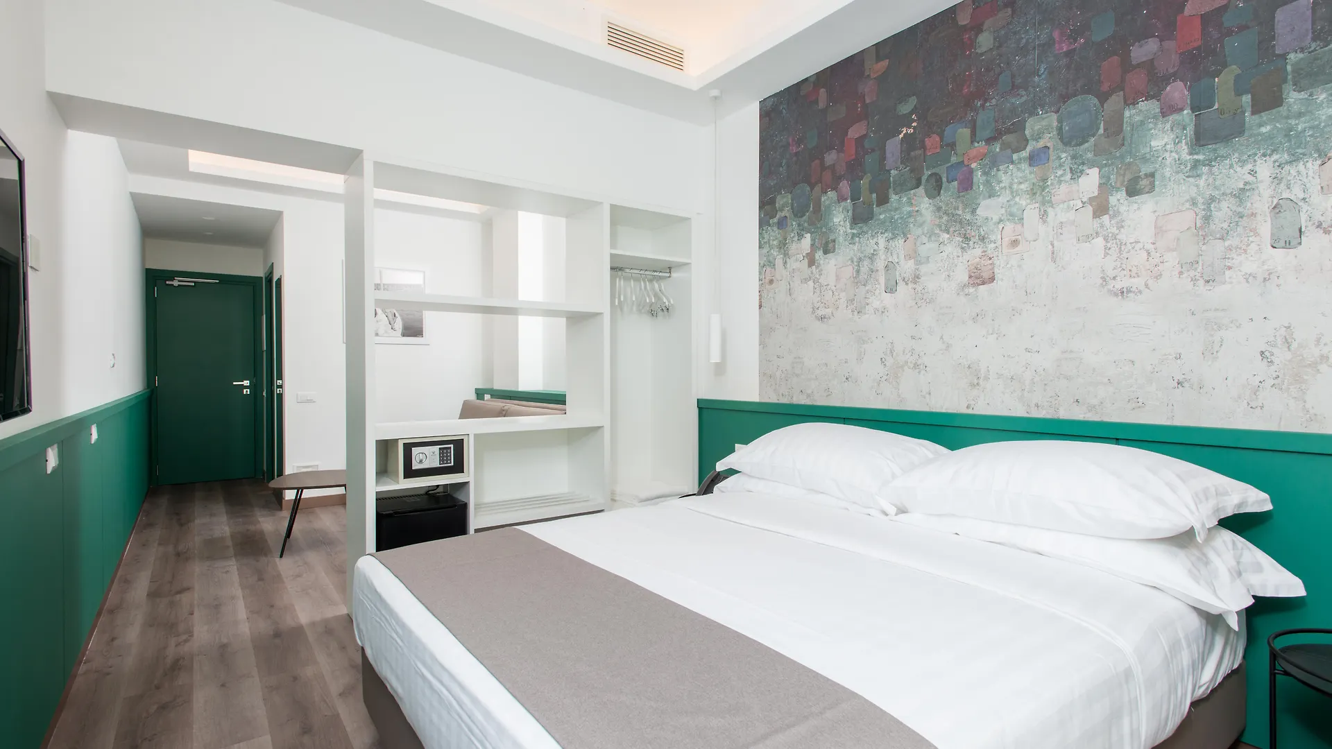Smart Hotel Napoli  نابولي